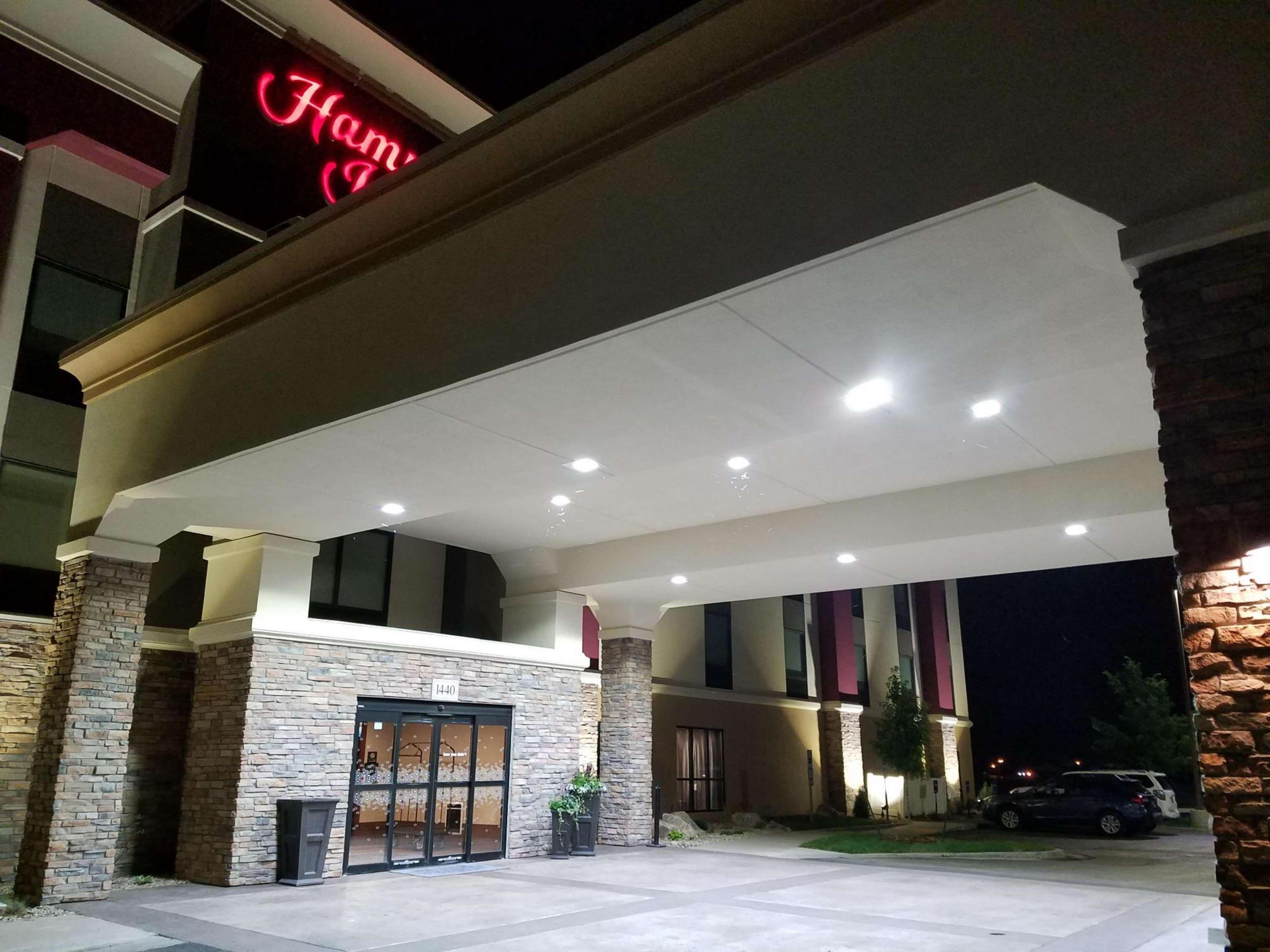 Hampton Inn Bismarck Exteriér fotografie